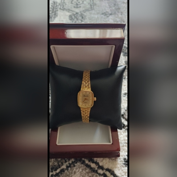 Rochelle watch - Picture 1 of 3